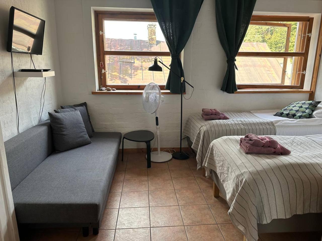 House Of Sun Bed & Breakfast Vilnius Ngoại thất bức ảnh