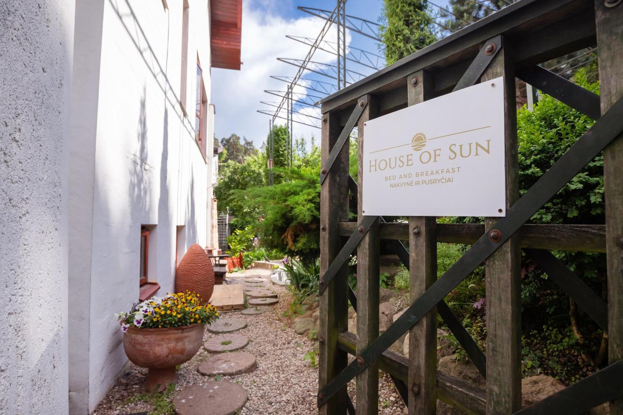 House Of Sun Bed & Breakfast Vilnius Ngoại thất bức ảnh