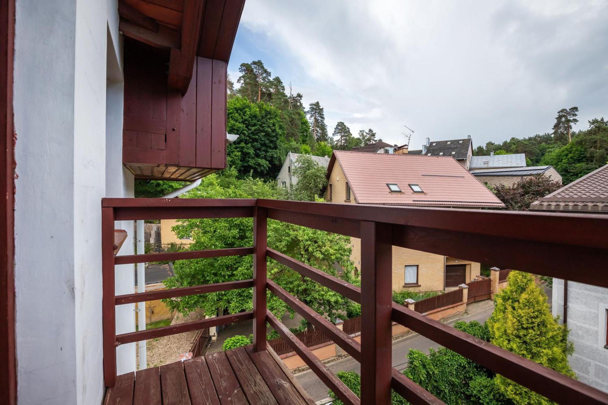House Of Sun Bed & Breakfast Vilnius Ngoại thất bức ảnh